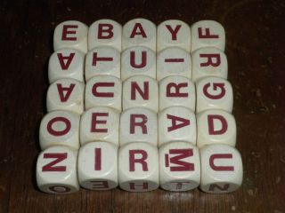 VINTAGE 1979 BIG BOGGLE GAME LOT OF 25 RED LETTER CUBES REPLACEMENT