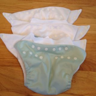Fuzzi Bunz Medium Cloth Diapers Perfect Size Sage White Inserts