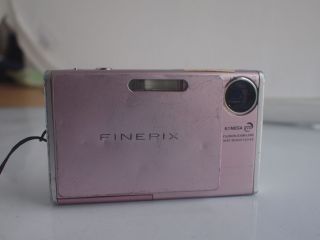Fujifilm FinePix Z3 Zoom 5 1 MP Digital Camera Pink USED works fine