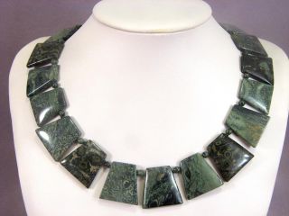  this necklace is made from 18 pieces of kambaba jasper gemstones the