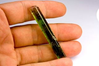 GemsVillage 28,60 Ct. Natural TRICOLOR terminated prismatic crystal