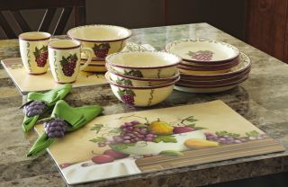 Vineyard Grape Vine Fruit Table Placemats With Green Napkins Linen Set
