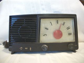 Vintage  Roebuck Silvertone Bakelite Tube Radio
