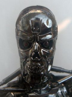 T 800 Terminator Endoskeleton in Glass Display Tube
