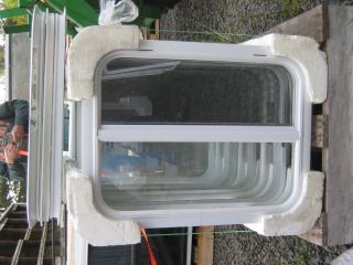   WHITE KINRO 8500 RV TRAILER GREENHOUSE WINDOW 30X22 VERT SLIDER TRIM