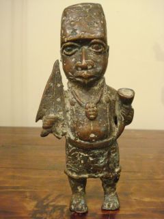 HOLIDAYS GIFT OLD AFRICAN BENIN NIGERIA BRONZE FIGURE OF A SOLDIER