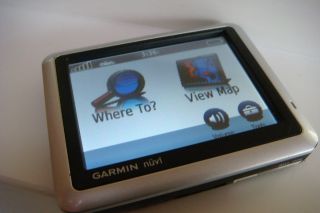 Garmin Nuvi 1100 GPS Receiver Portable Handheld Silver Black