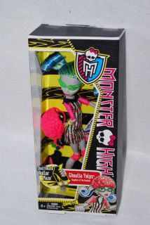 Monster High Doll Skultimate Roller Maze Ghoulia Yelps