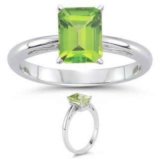 1.66 Cts Peridot Solitaire Ring in 18K White Gold 9.0