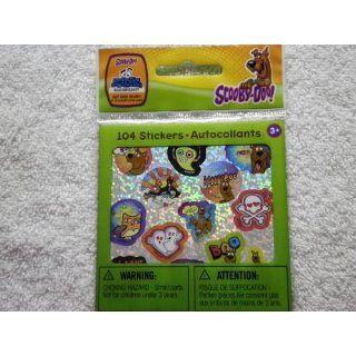 Scooby Doo Glitter Stickers  104 Stickers Toys & Games