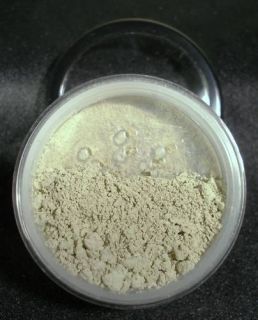   MINERALS Green Corrective 5 grams of Loose Powder in a Sifter Jar