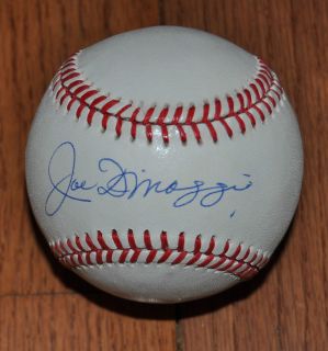 Joe DiMaggio Auto Signed Baseball PSA DNA