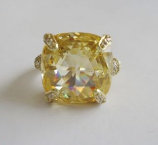 Judith Ripka R Co 14k Yellow Gold Canary Crystal Diamond Ring  