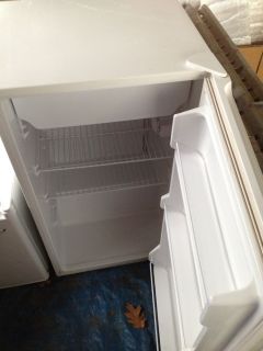 Kenmore Mini Fridge in Great Condition 4 5 Cubic Ft