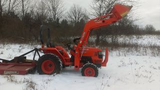 KUBOTA L3400 4X4 COMPACT TRACTOR WITH LA463 LOADER ATTACHMENT 225