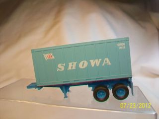 HO Athearn 20 Showa Container 50028 Maersk MAEC754083 Chassis