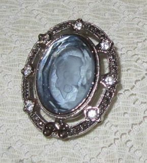 AVON REVERSE CARVED BLUE GLASS CAMEO PRESIDENTS RECOGNITION PIN/BROOCH