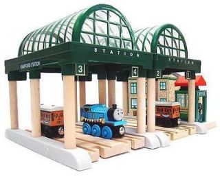 TALKING KNAPFORD STATION Only Wooden Thomas Tank Engine Deluxe NEW!