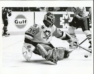 1992 Tom Barrasso Pittsburgh Penguins White Sweater 8 x 10 B/W