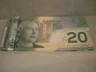 set of 3 Consecutive Canadian 20 Dollar Bills 2004, uncirc.