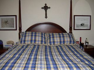 CUSTOM MADE QUILTED BEDSPREAD AND MATCHING DRAPES IN BLUE/YELLOW/WHITE