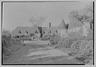 Rush Sturges,residence in Wakefield,Rhode Island. Entrance,from drive