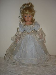 Disney Cinderella Satin & Lace Dress 18 Inch Ashton Drake Porcelain