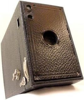 Lg ANTIQUE VINTAGE WOODEN BOX CAMERA No. 2C BROWNIE   Clear Lens and