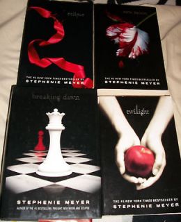 LOT OF 4 Stephanie Meyer TWILIGHT SERIES Saga 1 4
