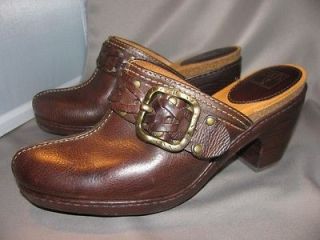 WOMENS FRYE CANDICE BROWN LEATHER BELTED HEELS SLIP ON CLOGS SHOES, 8