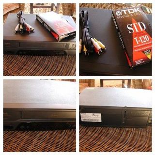 VCR SL2940 VIDEO CASSETTE RECORDER PLAYER BUNDLE w/VHS TAPE & CABLES