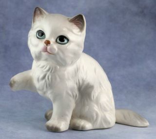 Ceramic 3 3/8 White Fluffy Kitten Cat Figurine INARCO Made In Japan