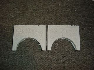 0N3 0N30 ROUND HOUSE FRONT CAST PLASTER PAIR