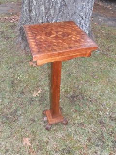 AMAZING LITTLE ANTIQUE PLANT STAND W/INLAID MARQUETRY TOP À MUST SEE