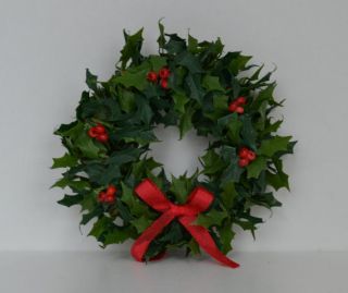 Dollhouse Miniatures ~ Christmas Holly Wreath w/ Red Berries, Outdoor