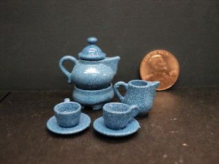 DOLLHOUSE OLD FASHION COFFEE POT ON WARMER WITH CUPS/ 7PC./ BLUE METAL