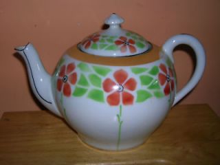 Czechoslovakia White Block Porcelain Tea Pot 24 ozs.