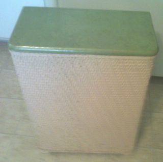 Vintage   Peach and Green Dirty Clothes Wicker Laundry Hamper