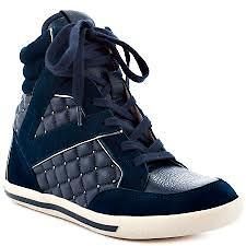 VINCE CAMUTO FOLLIE WEDGE SNEAKER IN NAVY BLUE / bollo / madden