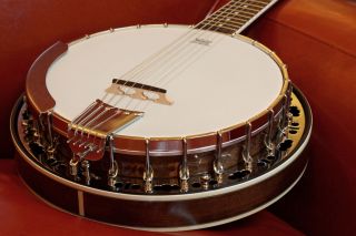 String Banjo HBA 6 Mahogany Resonator with 3 Ply Maple Rim