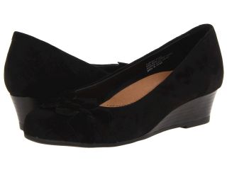 Earth Teaberry Womens Wedge Shoes (Black)