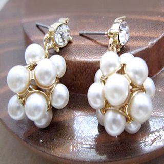 Pearl ball stud earrings